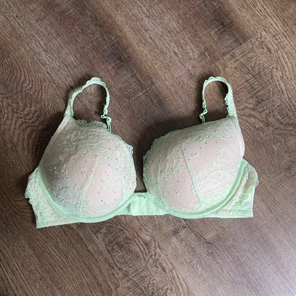 Victoria's Secret Women's Push-Up Bra Green With Bling Size 36D